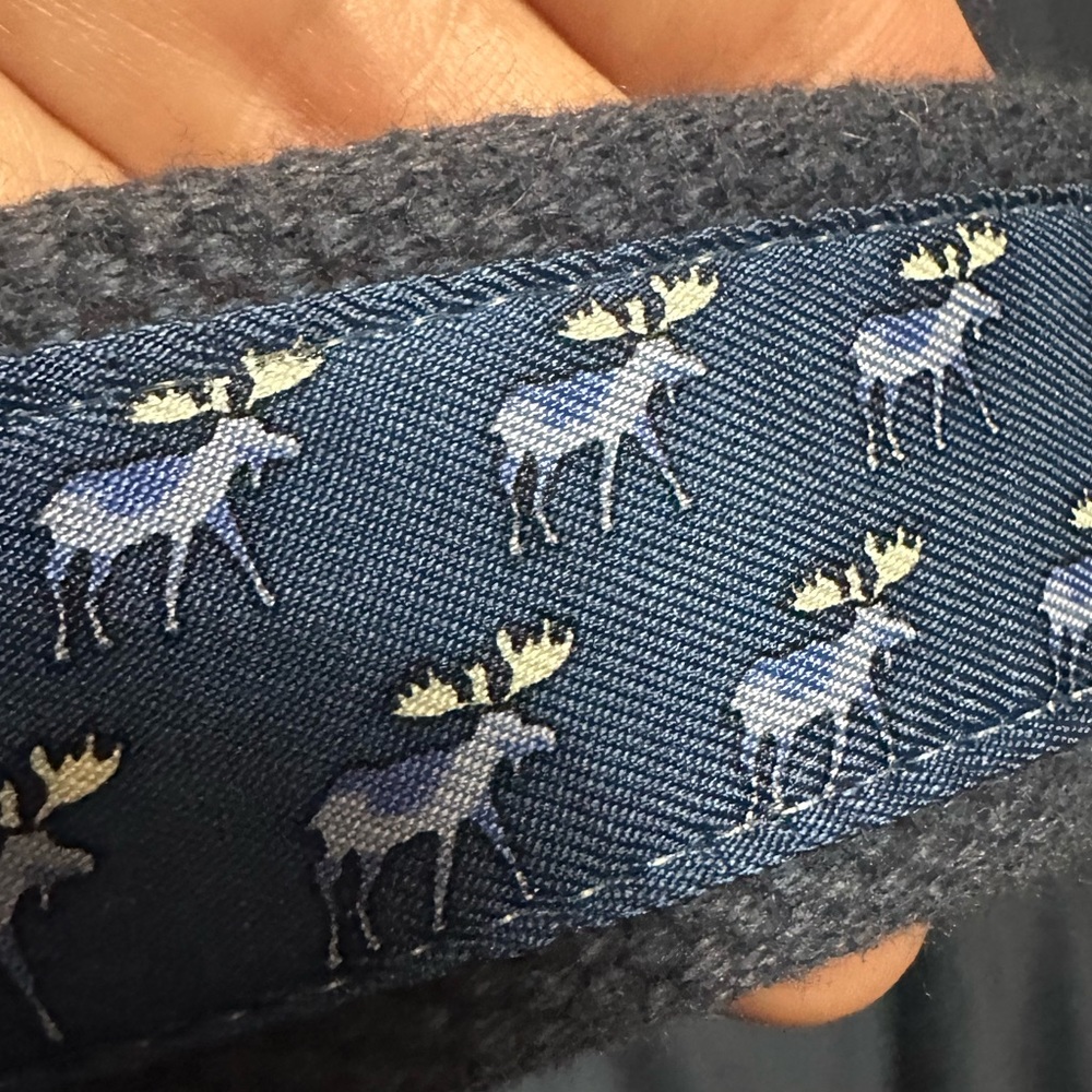 Vineyard vines moose belt
